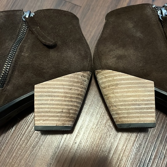 ECCO. Danish Design suede boots - Picture 5 of 10